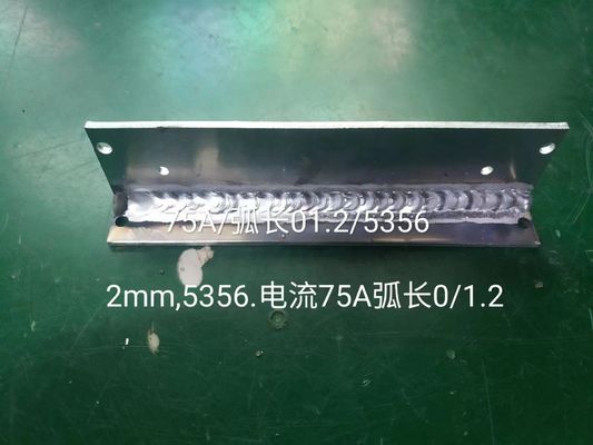 Máquina de solda MIG MIG 200DP 200A para aço carbono e liga de alumínio 50/60HZ IP21S