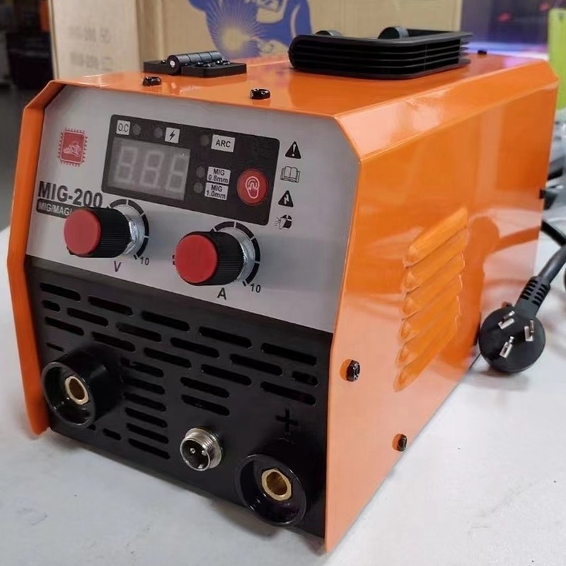 130Amp Mini portátil DC Inverter MIG máquina de soldagem MIG 200 para fácil e conveniente