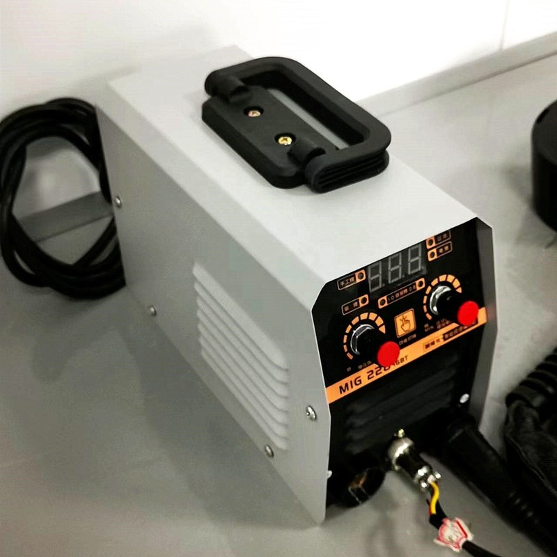 Máquina de soldadura por arco com inversor IGBT MIG228 e velocidade de alimentação de fio sem gás de 10 m/min